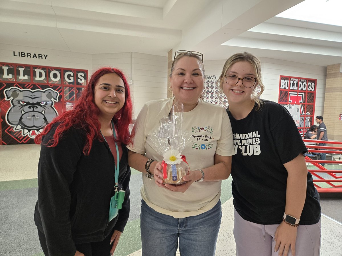 Principal Appreciation Day 2025! We celebrated the best principal, Ms. Cortez! <a href="/SFAHS_Bulldogs/">Austin High School</a>