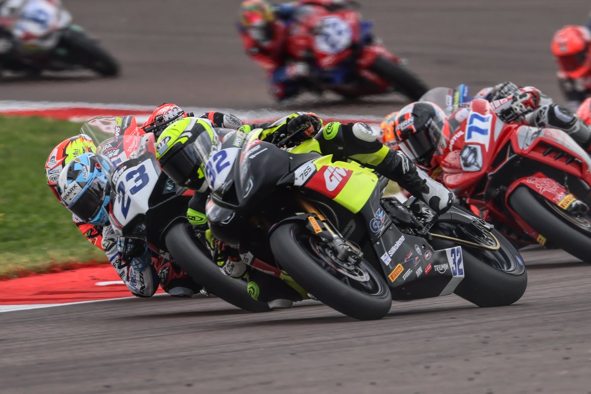 PTRTriumph's tweet photo. Double podium delight for TBA at Cremona – More points for Bayliss 🇮🇹
📰 https://t.co/76Df0ypbof  
@OfficialTriumph @GIVI_OFFICIAL 
#ItalianWorldSBK
#WorldSSP https://t.co/csNGB17K2l
