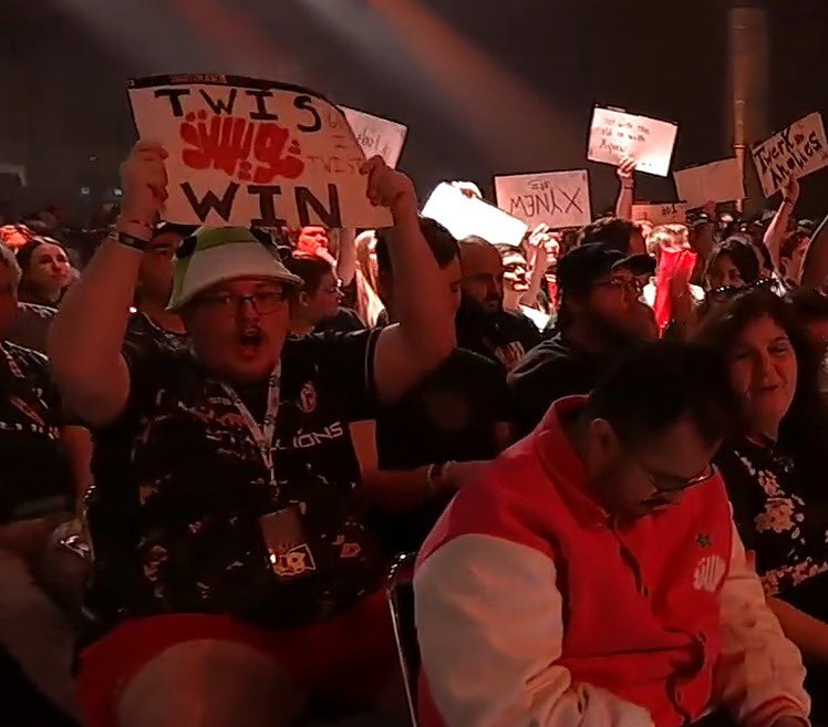 TwisMinds's tweet image. Our fans 🧠

#TwistTheGame #ALGSOpen