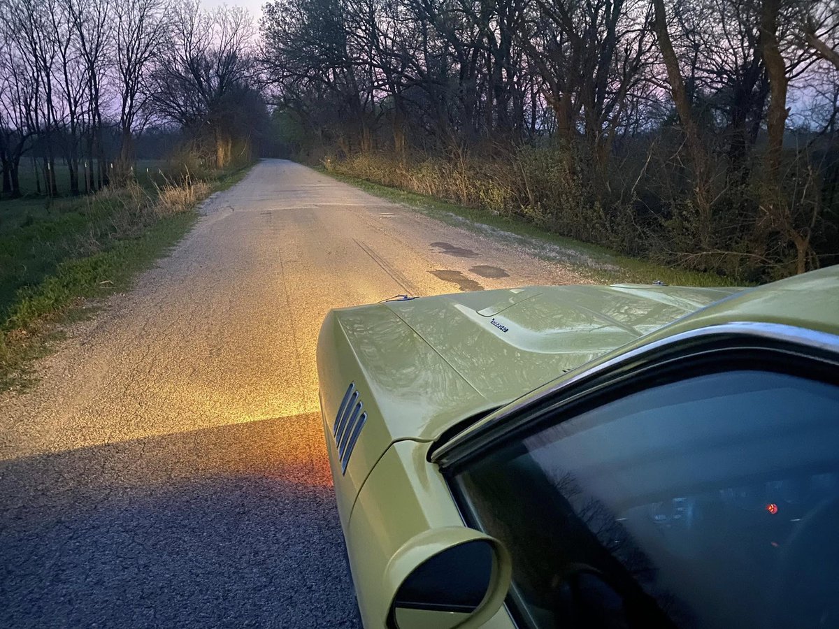 STS_business_'s tweet image. Late night headlight aiming… #SmothersSupercars #Cuda #LemonTwist #Headlights #Adjustments