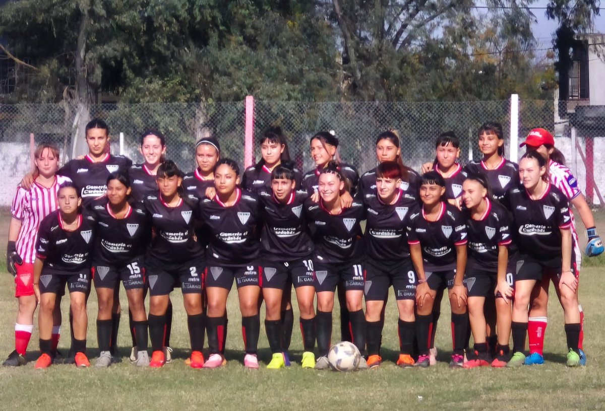 juanfacundo83's tweet image. #AFA - #FútbolFemenino - #PrimeraC #LosAndes🇦🇹 - #TorneoPrimeraC🏆

🔚 ¡Final del partido!
#LosAndes🇦🇹 0 - #Flandria 1 ⚽️