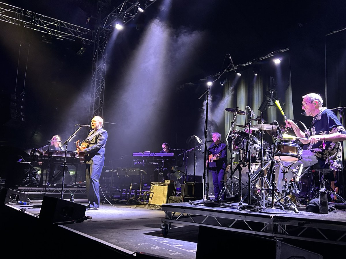 JeremyH (@hozbob3652) on Twitter photo Great gig with <a href="/DavidGray/">David Gray</a>. How he keeps up the energy at the end of a world tour goodness only knows! Such an amazing night. See you again soon. #jazz #cheltenhamfestivals Great gig with <a href="/DavidGray/">David Gray</a>. How he keeps up the energy at the end of a world tour goodness only knows! Such an amazing night. See you again soon. #jazz #cheltenhamfestivals