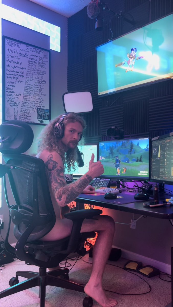 LIVE🔴

Bangin and chillin

Will have pacers game up on other monitor.

Twitch.tv/americandad