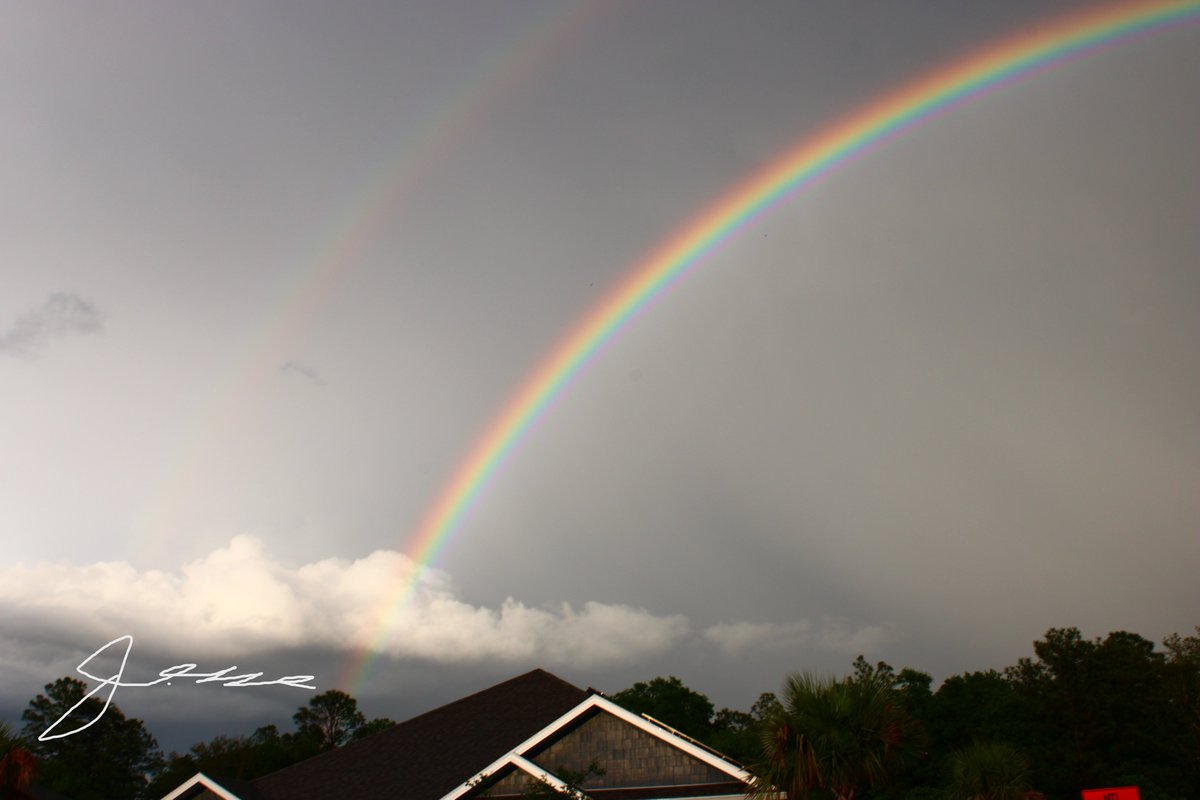 JesseWeather000's tweet image. I was looking through my photos from yesterday, I came across this.
This is officially the best photo I have ever taken in my entire photography career. Thank you God for the promise.
@FLStormChasers_ @weartv @WEARAllenStrum @rzweather @ReedTimmerUSA @ThomasGeboyWX @mynbc15