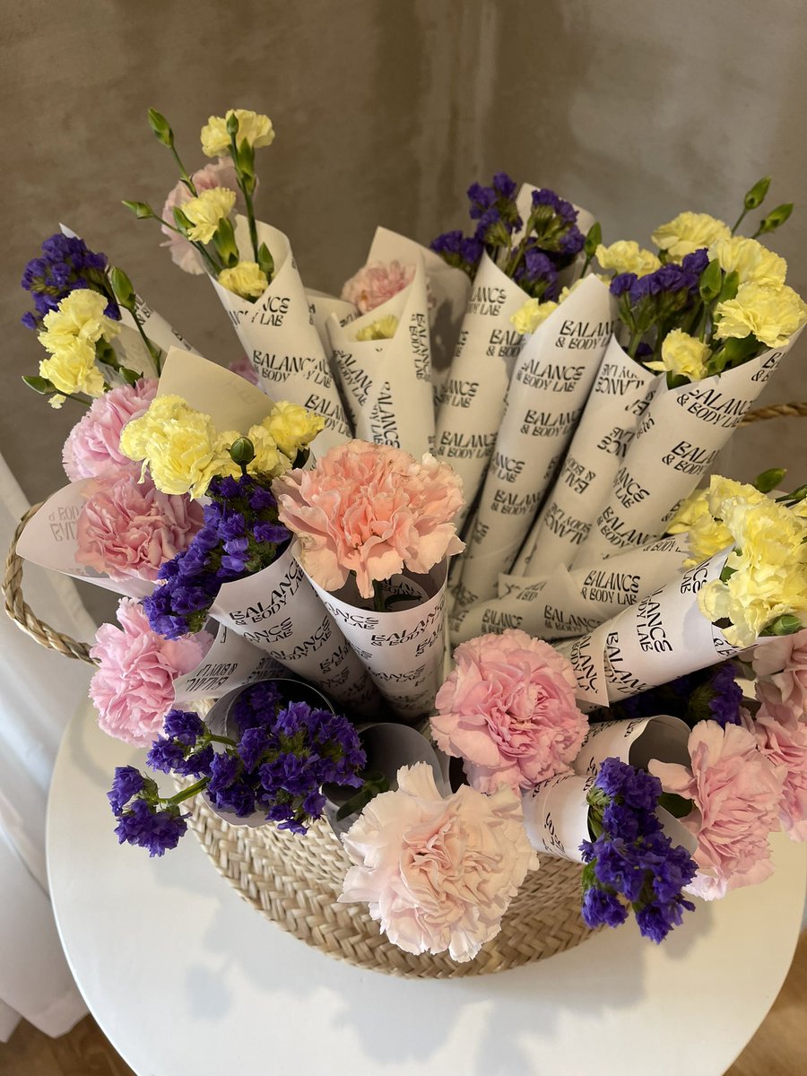 paulatoro7's tweet image. Una mañana divinaaa de pilates y coffee party🧘🏻‍♀️🩰🌺🌸🍡☕️🫖🍪🍇🍵