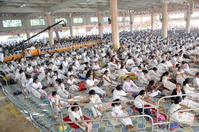 vinaypatel2536's tweet image. Motera Ashram is not just a place, but a living center of selfless service, culture and Spiritual Awakening. Sadhaks from all over India come to participate in the annual camps held here.
#शिविर_से_लाभ
Protect The Ashram
#MondayMotivation
#RCBvsCSK
#KKRvsRR
#PBKSvsLSG