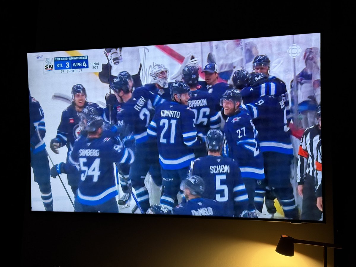 How will we ever be able to go sleep after such an exciting game?!?! 

ROUND TWO, BABY!!!!! #GoJetsGo