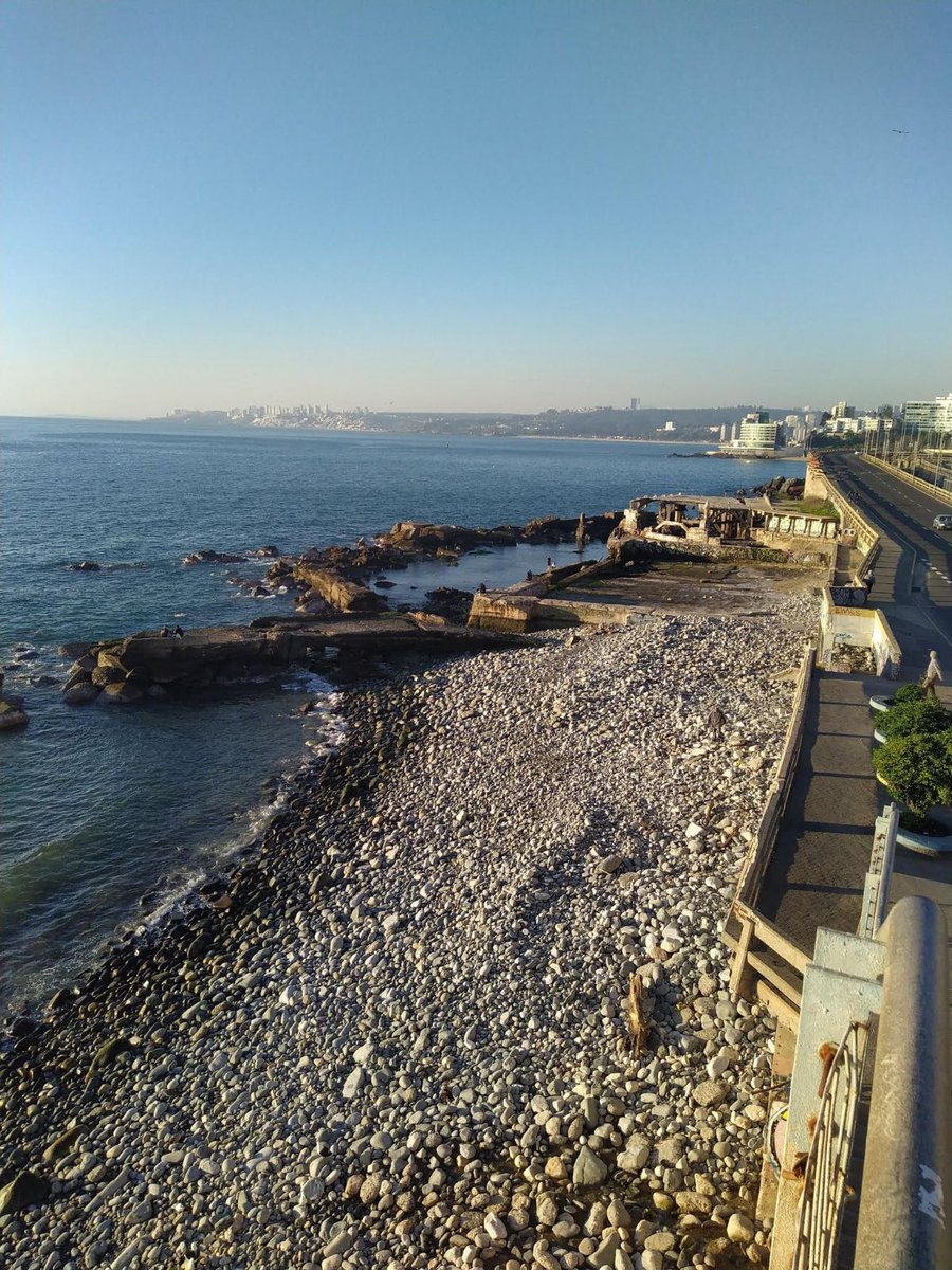 sarq_83's tweet image. #Lugar que me gustaría #rediseñar para #complementar el uso no formal que le están dando en #Valparaiso