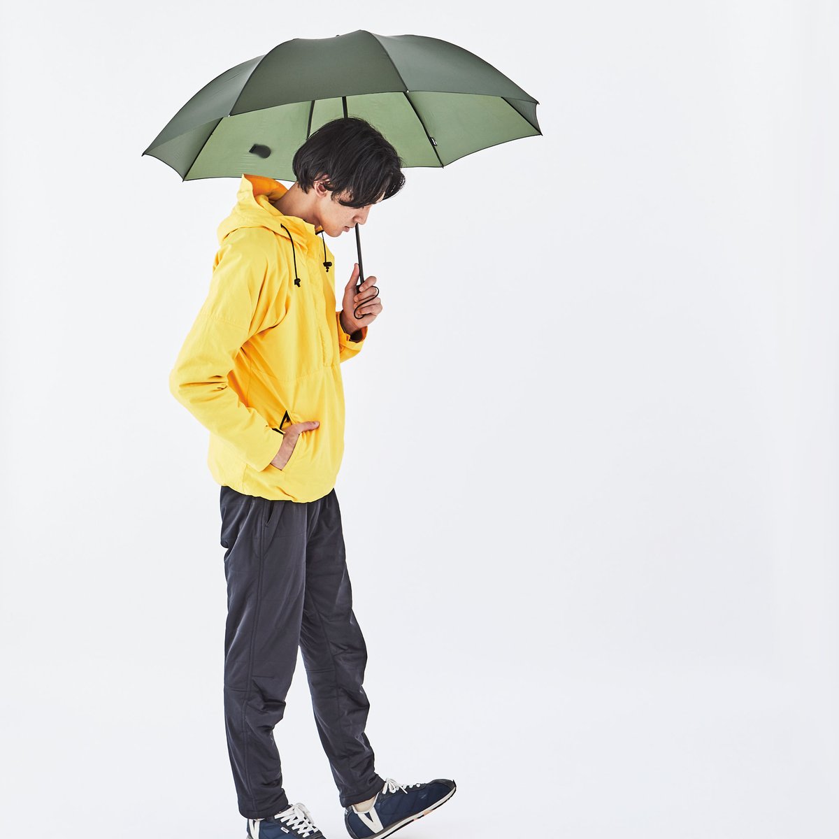 Amvel_Umbrella's tweet photo. 【長傘のお手入れ、大丈夫？】
長傘も大切に使えば長持ちします。基本は「陰干し」。濡れたまま束ねず、しっかり広げて乾かすことで、撥水効果も持続し、骨の錆びも防げます🙏 KALCTもぜひ。 #amvel #kalct #傘の手入れ #長持ち #長傘 https://t.co/wO74m1VnTx