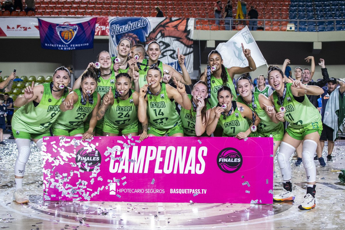 Una postal para toda la vida. ¡El plantel campeón 2025! 🏆