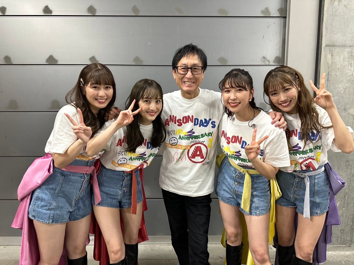 デビュー15周年おめでとう㊗️🎉
いつまでも日本中に笑顔を届けていってください！！
継続は力なり👊