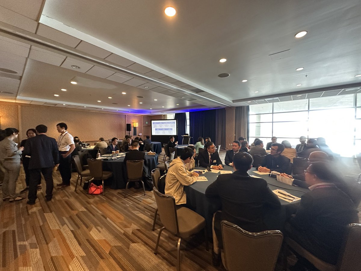 Chinese American Gastroenterology Association (@cagastrohep) on Twitter photo Dr Xiao Jing Wang <a href="/IrisWangMD/">Xiao Jing (Iris) Wang, M.D.</a> from <a href="/MayoClinicGIHep/">Mayo Clinic Gastroenterology & Hepatology</a> is one of our Steering Committee members, also the leader of the small group discussion today, serving the main goal of our organization — providing a flat form for coordination and mentorship 🤝🏼 #GITwitter #DDW2025 Dr Xiao Jing Wang <a href="/IrisWangMD/">Xiao Jing (Iris) Wang, M.D.</a> from <a href="/MayoClinicGIHep/">Mayo Clinic Gastroenterology & Hepatology</a> is one of our Steering Committee members, also the leader of the small group discussion today, serving the main goal of our organization — providing a flat form for coordination and mentorship 🤝🏼 #GITwitter #DDW2025