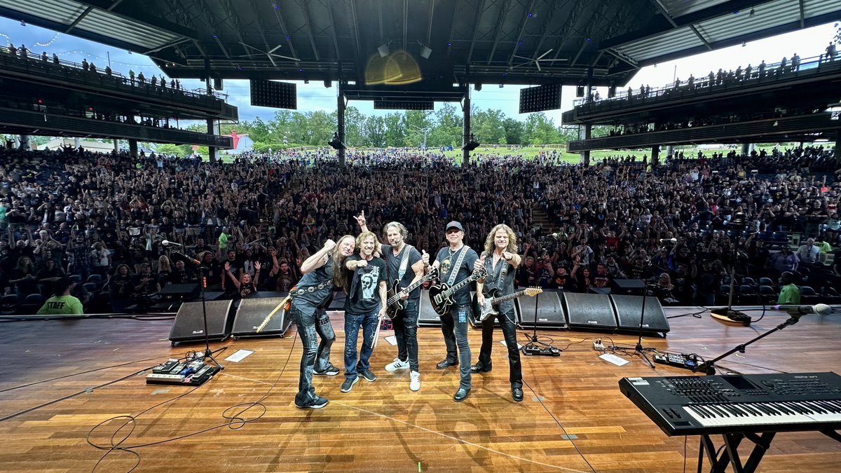 WingerTheBand's tweet image. - @M3RockFestival - you ROCK! Thank you for having us, it was a blast!
#Winger