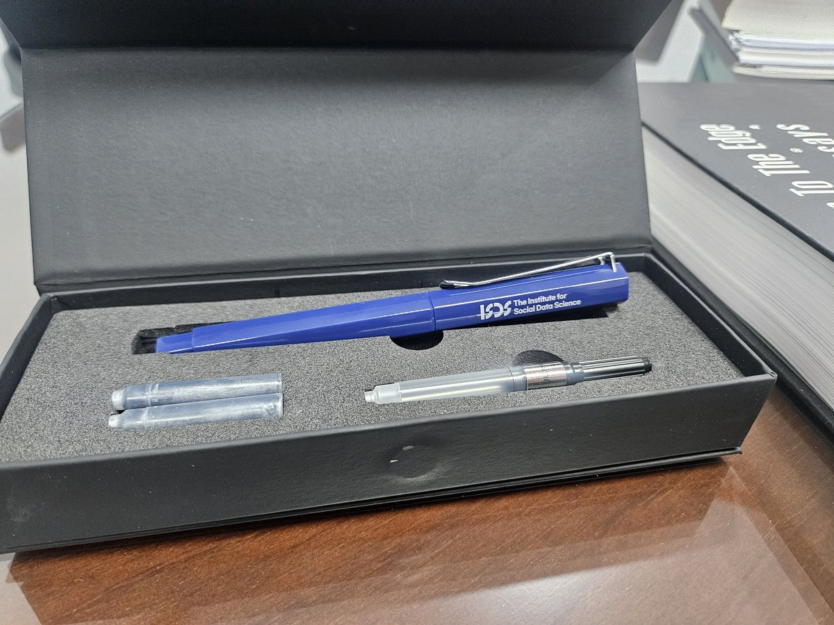 글쓰는 일이  없어진다  
뭐라도 긁적거려보자~~