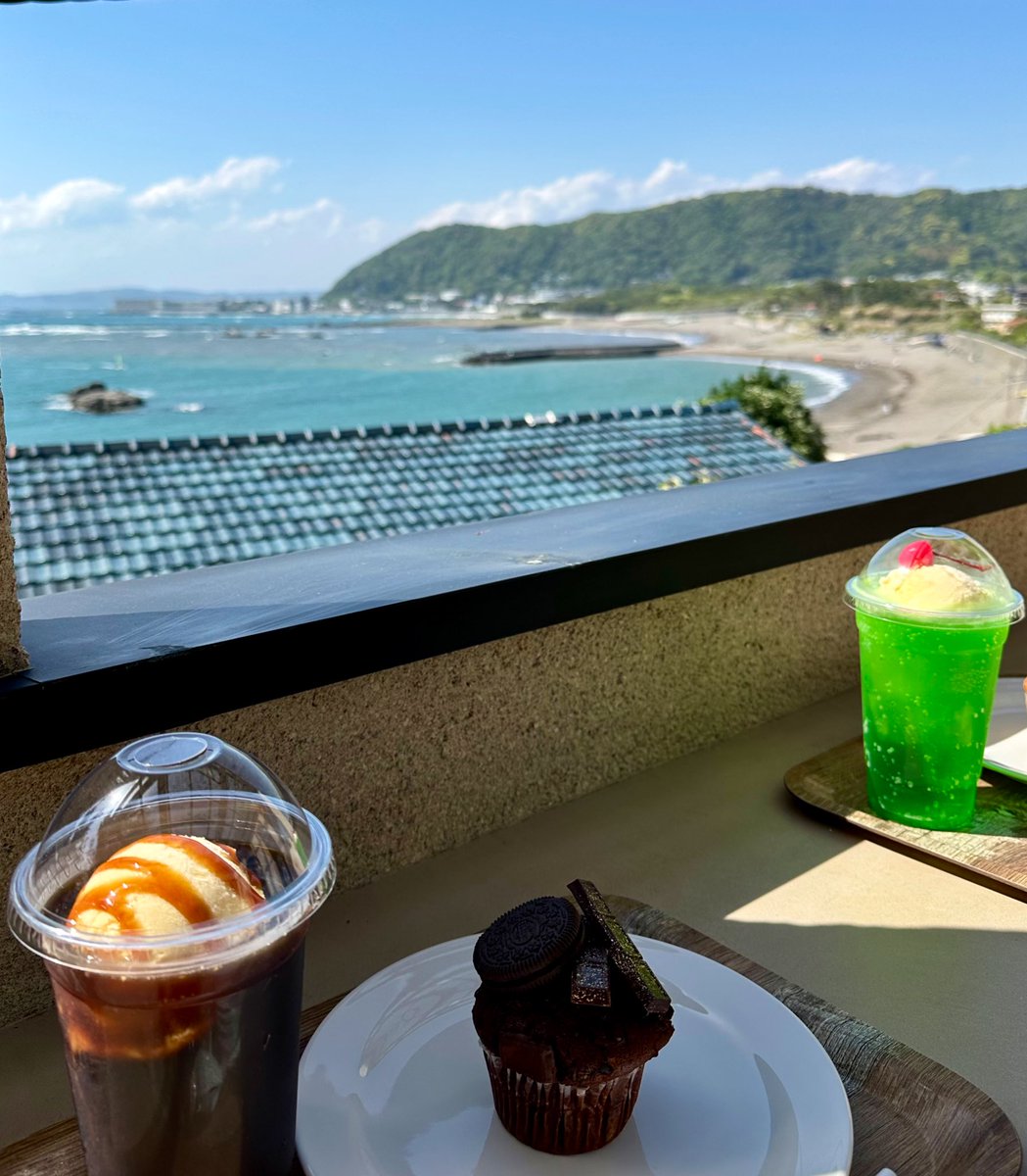 🏍️で山の次は、🚗で海へー
おそらくヘルメットの影響で頬のあたりが肌荒れし始めてるので、内装の洗濯頻度を増やそう…