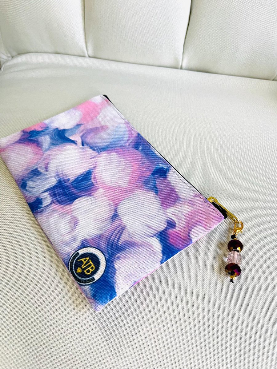 AlicesTreasureb's tweet image. alicesbox.etsy.com/listing/181121… 
#Clutch #Pouch #SpringBag #HandmadeMakeupBag