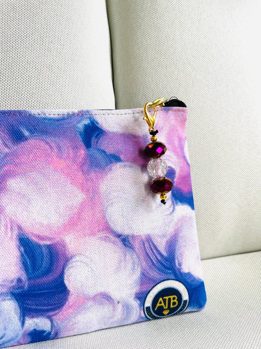 AlicesTreasureb's tweet image. alicesbox.etsy.com/listing/181121… 
#Clutch #Pouch #SpringBag #HandmadeMakeupBag