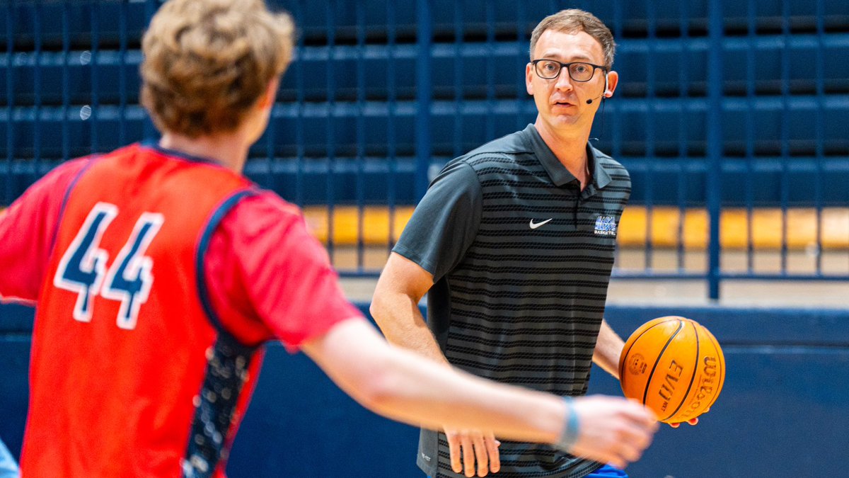 Alabama Association of Basketball Coaches (@aabc_hoops) on Twitter photo <a href="/GulfSouth/">Gulf South Conference</a> Coach of the Year- Mick Hedgepeth from <a href="/UAH_MBB/">UAH Men's Basketball</a> at the 3rd Annual AABC Coaching Clinic. Video from the clinic will be available on demand on CoachingU+
🔗CoachingUlive.com <a href="/GulfSouth/">Gulf South Conference</a> Coach of the Year- Mick Hedgepeth from <a href="/UAH_MBB/">UAH Men's Basketball</a> at the 3rd Annual AABC Coaching Clinic. Video from the clinic will be available on demand on CoachingU+
🔗CoachingUlive.com