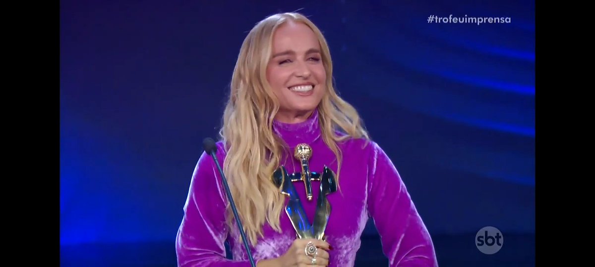 CentralSBTista's tweet photo. 🏆 Categoria melhor apresentadora de 2009: Angélica!
#Trofeu #TrofeuImprensa #TrofeuInternet #Cerimonia #PatriciaAbravanel #CelsoPortiolli #SBT #SBTista #Fa #Programa #SilvioSantos https://t.co/J6vlidOJpb