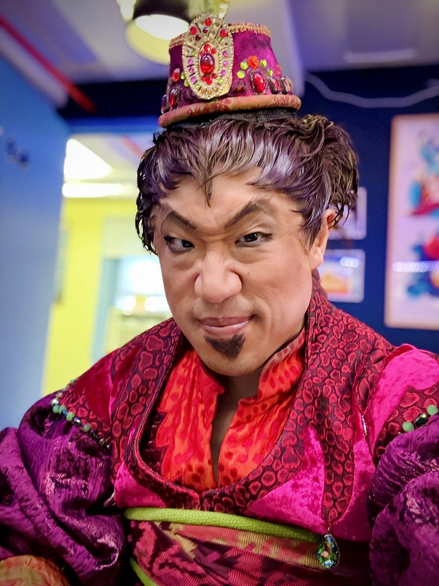 Raymond J Lee (@raymondjlee) on Twitter photo Fri: Received the call
Sat: Rehearsal
Sun: Back in the show
Third time back in Agrabah. Thanks for having me back <a href="/aladdin/">Aladdin the Musical</a> ❤️🧞♂️🎭
Here being evil for the next few days. Thanks to the entire cast and crew for the warm welcome back.
#Broadway Fri: Received the call
Sat: Rehearsal
Sun: Back in the show
Third time back in Agrabah. Thanks for having me back <a href="/aladdin/">Aladdin the Musical</a> ❤️🧞♂️🎭
Here being evil for the next few days. Thanks to the entire cast and crew for the warm welcome back.
#Broadway