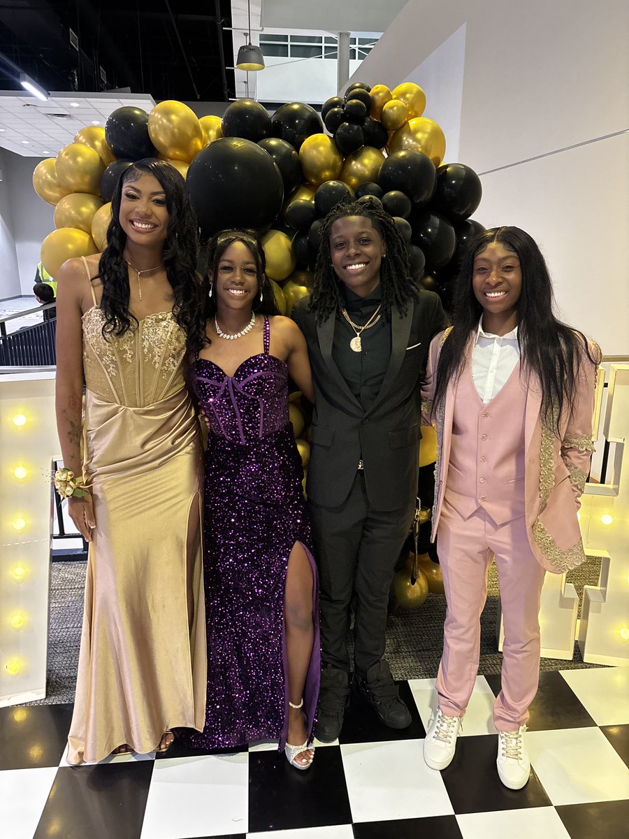 C/o 2025.  Prom Night.  Looking good ladies. #LadyVikings