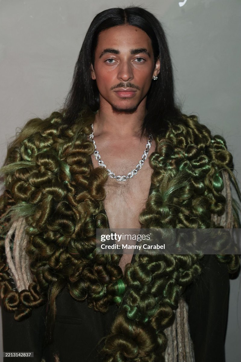 Julez (@julezforthewin) on Twitter photo 