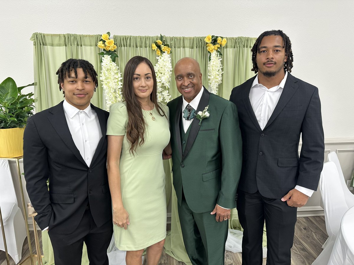 Happy 30th Anniversary of Pastoral Ministry uncle!!!! <a href="/Daymionsanford/">Daymion Sanford</a>