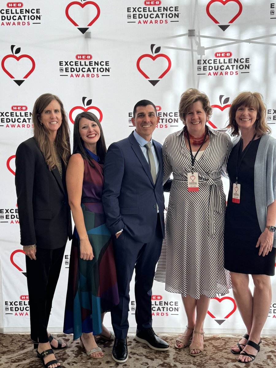 kristincraftTX's tweet photo. Celebrating  excellence in public education @HEB @FabraElem @BoerneISD 

We are so proud of Principal Troy Latiolas and all he stands for! https://t.co/J5RSzcs5J6