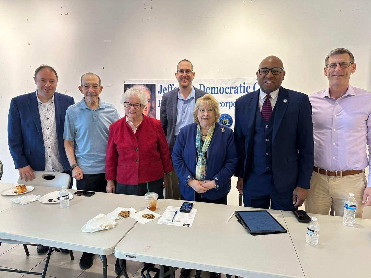 matthew silverstein (@mattsilverstein) on Twitter photo Jefferson & FDR Democratic Club Bagel Breakfast today with #Queens Borough President <a href="/DRichardsQNS/">Donovan Richards Jr.</a> ! <a href="/debramarkell/">Debra Markell</a> <a href="/Warrennyc/">Warren Schreiber</a> <a href="/tobystavisky/">Toby Ann Stavisky</a> <a href="/edbraunstein/">Ed Braunstein</a> Jefferson & FDR Democratic Club Bagel Breakfast today with #Queens Borough President <a href="/DRichardsQNS/">Donovan Richards Jr.</a> ! <a href="/debramarkell/">Debra Markell</a> <a href="/Warrennyc/">Warren Schreiber</a> <a href="/tobystavisky/">Toby Ann Stavisky</a> <a href="/edbraunstein/">Ed Braunstein</a>