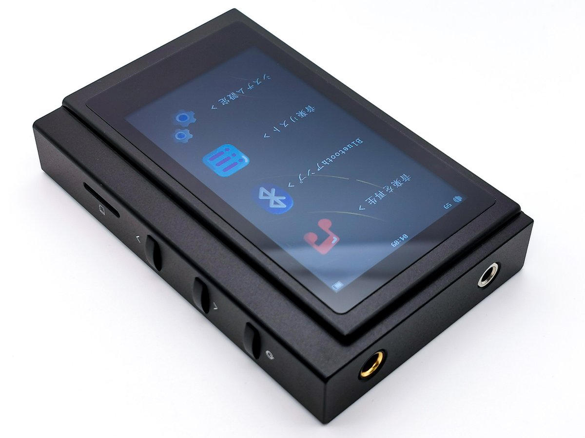 F. AUDIO M20 です。少し前に届いていました。ES9039Q2M搭載で4.4mm対応。日本語UIにも変更できます。カードの読みがやや遅く操作性も多少癖がありますが音質面では癖が無く自然な印象。ノイズ特性も高そうです。約100ドルのDAPとしては手頃なサイズ感でまずまず良いかと思います(^^。
#FAUDIO #PR