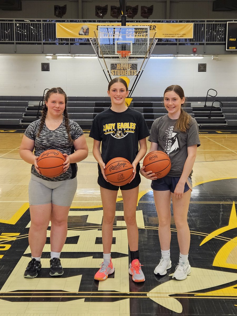 Shoutout to Angela, Kaylee, and Abecka for showing up and putting in the work tonight at our first open gym!! 👏🦅🏀