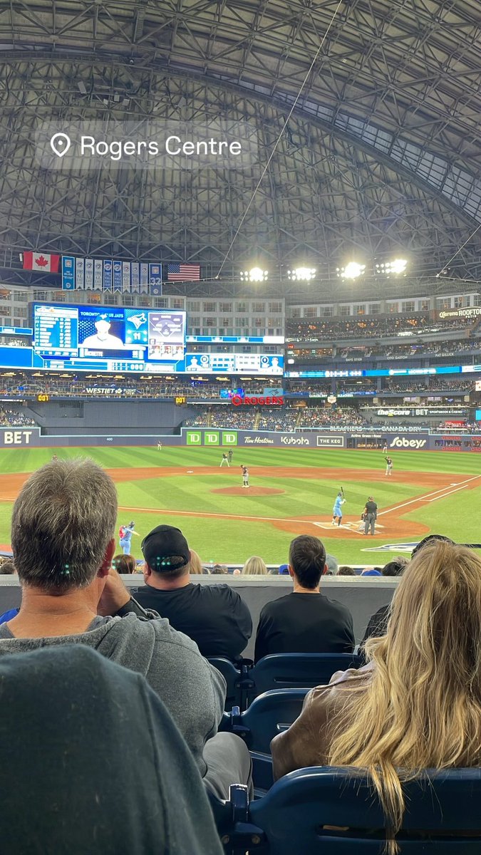 DylanAssinck's tweet image. Thank you @DShulman_ESPN for the tickets 🫡. You are a legend!