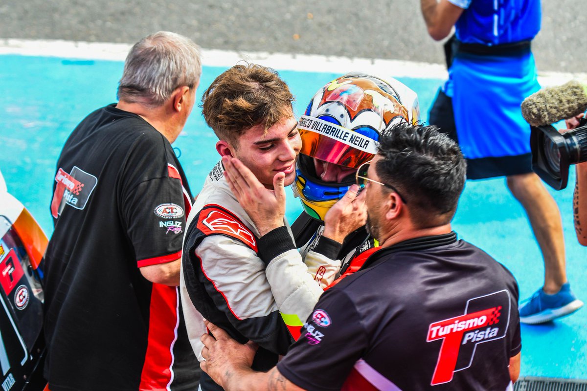 TurismoPista's tweet photo. 📸 Domingo de emociones en el @AutodromoRos.

#TurismoPista
#TPenRosario https://t.co/zqYbflajp1