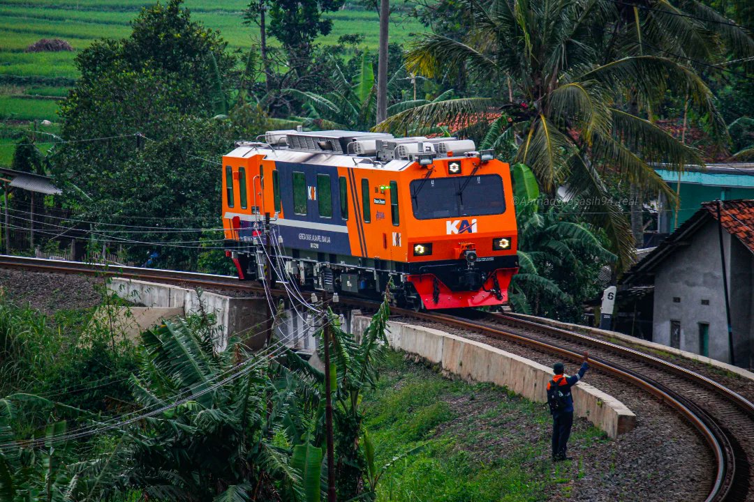 Aku mencintaimu dalam diam yang tenang, seperti senja yang tak pernah memaksa malam untuk datang lebih cepat. Tak perlu kau tahu, tak perlu kau balas. Biarlah semesta yang menyampaikan perasaan ini melalui angin, dan kau merasakannya tanpa tahu dari mana asalnya. ❤️

Selamat
