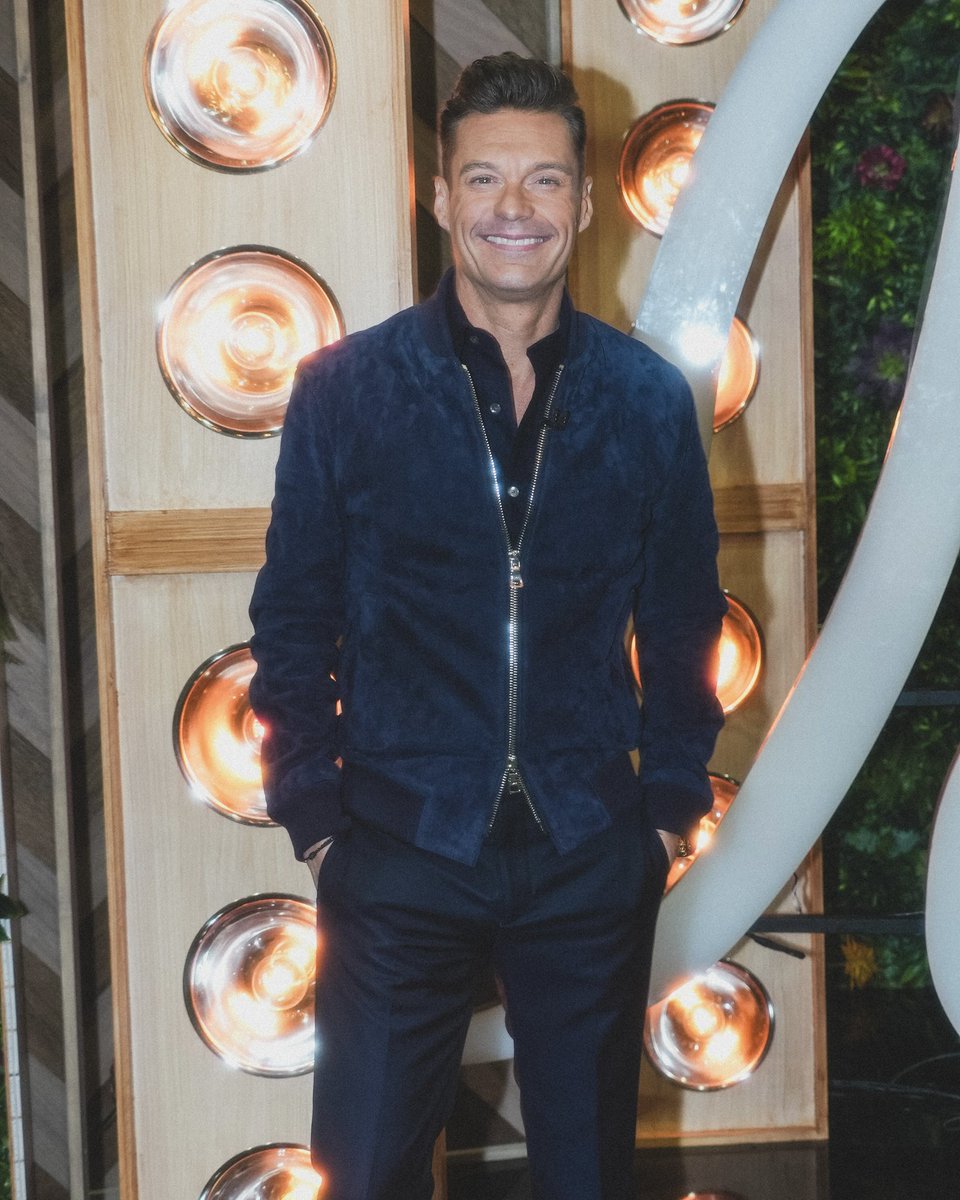 RyanSeacrest's tweet image. It’s that time! #AmericanIdol celebrates iconic women of music for Ladies Night, with @mirandalambert mentoring! Tune in now 🎶