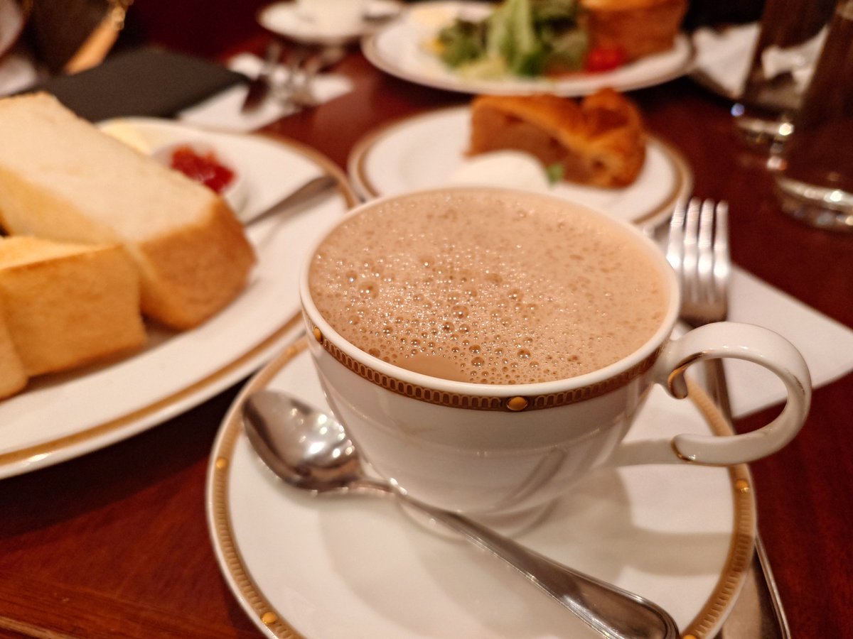 銀座のトリコロール本店でモーニング
打点が高い☕