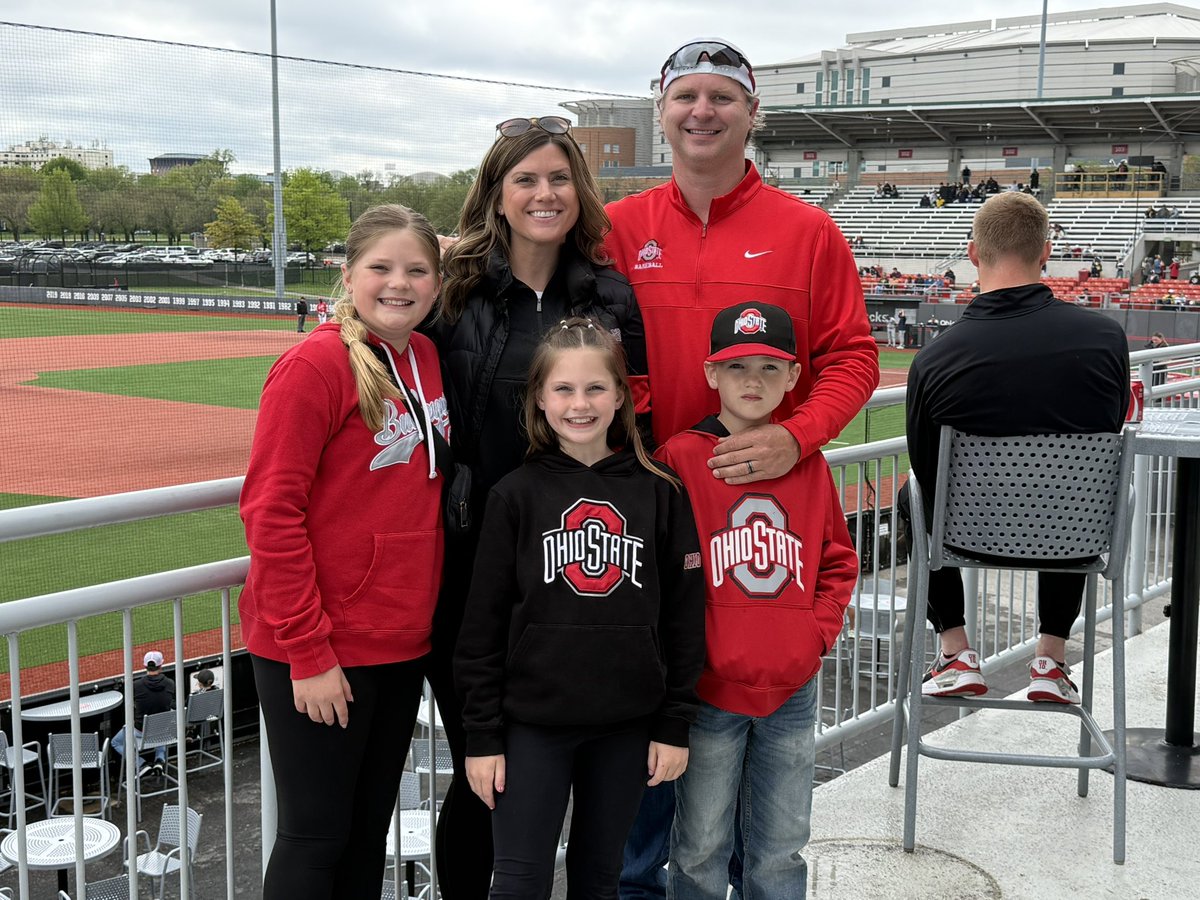 Kiltem6's tweet image. Thank you to @OhioStateBASE for allowing us to”old guys” back at the ballpark today. Always nice getting back home to share stories and pass memories on to the next generation!  Go Bucks!