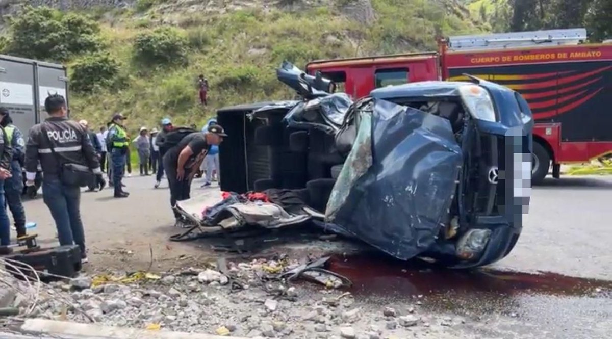 🚨#Urgente |Dos mujeres mueren en choque en el Paso Lateral de Ambato>> lc.cx/Oe-YPZ  #LaPrensaInforma