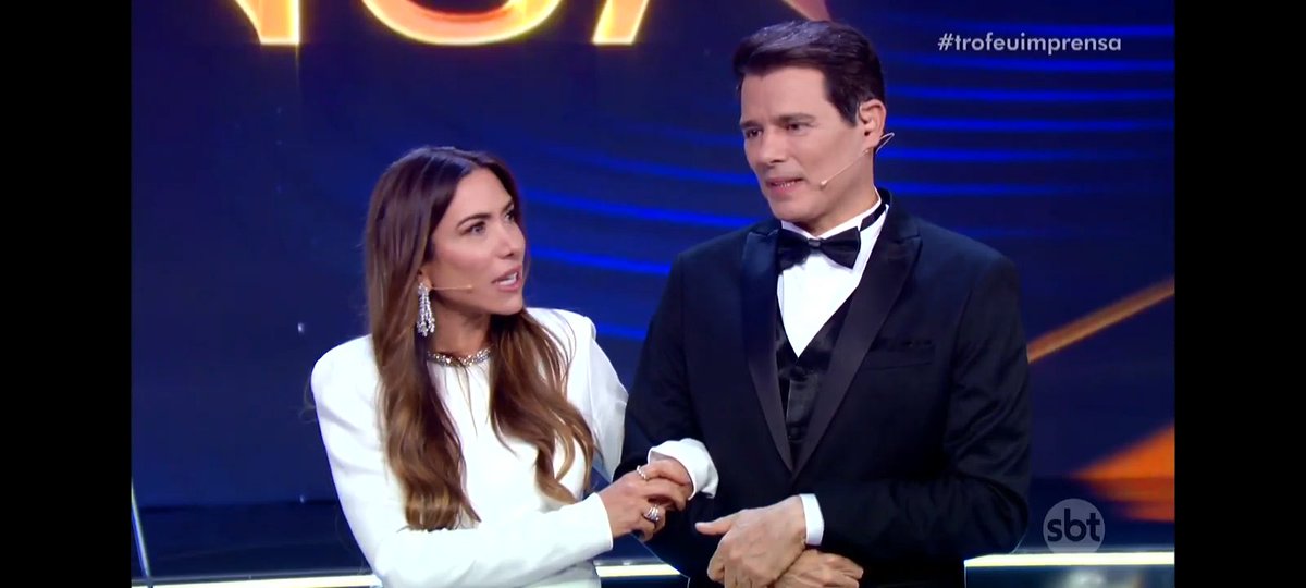 CentralSBTista's tweet photo. 🏆 Categoria game show: Passa ou Repassa
Troféu Internet: Show Do Milhão
#Trofeu #TrofeuImprensa #TrofeuInternet #Cerimonia #PatriciaAbravanel #CelsoPortiolli #SBT #SBTista #Fa #Programa #SilvioSantos https://t.co/aWC74iDSGe
