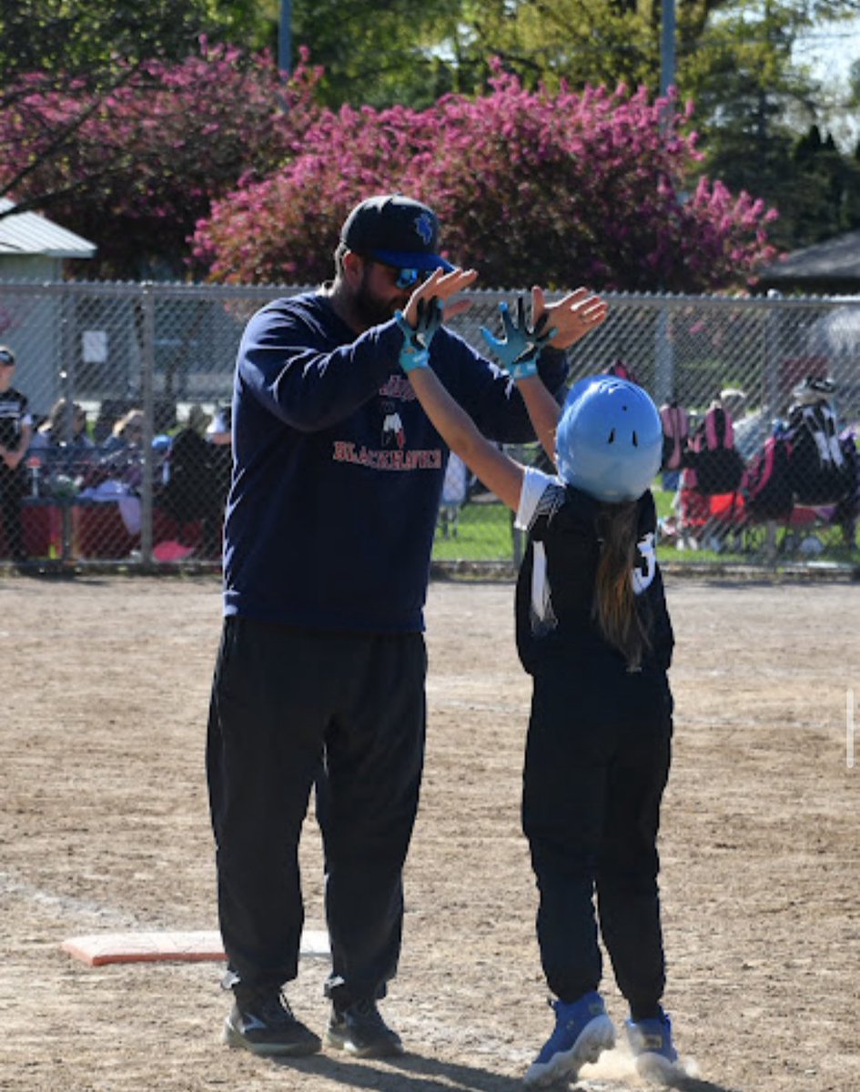 coacheimer's tweet photo. Feeling blessed!
Got to coach both my daughters this weekend! Gwen in flag football and Haddie in softball!
#GirlDad
#FutureBlackhawks https://t.co/amzb8Wr0zy