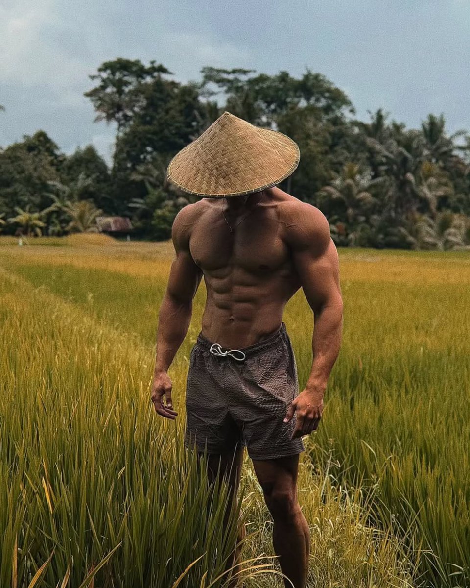MUSCULARWOMB's tweet photo. ⠀⠀ 
⠀⠀ maybe if he was not as muscular, Morax would get more cocks in his pussy . . .
⠀⠀ #SeductiveSunday 
⠀⠀ https://t.co/U1uNmvLjsQ