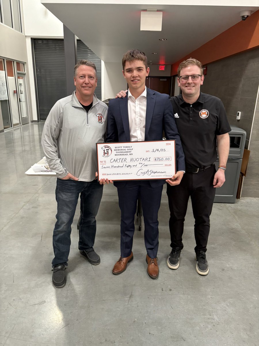 Congratulations to the 2025 Spud Boys Hockey Scott Tobolt Foundation Scholarship winner Carter Huotari.  $750 awarded to a deserving young man who plans to attend Concordia next fall to study Accounting and play baseball.  Great student and member of 1st State Championship team.