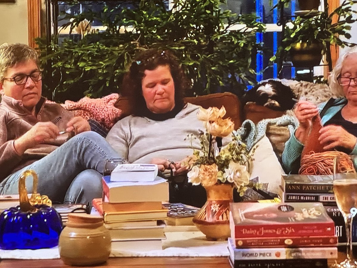 90DayCray1's tweet photo. We can replace all of the pillow talk couples with the Knit and Bitch crew. 

#90DayFiance https://t.co/0ouSjoFdWk