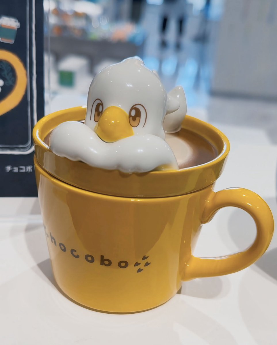 Comprei uma xícara de Chocobo aqui no Japão, nunca fui triste 🥹