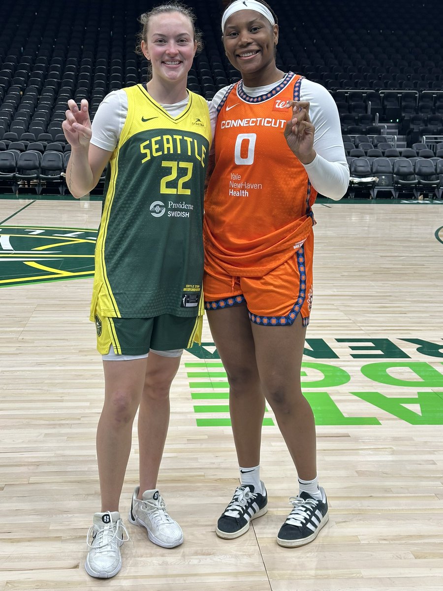 Frogs making their WNBA dreams come true🥹

TCU women’s basketball alumnae Madison Conner and Amy Okonkwo suited up opposite one another in an exhibition game tonight between the Seattle Storm and Connecticut Sun