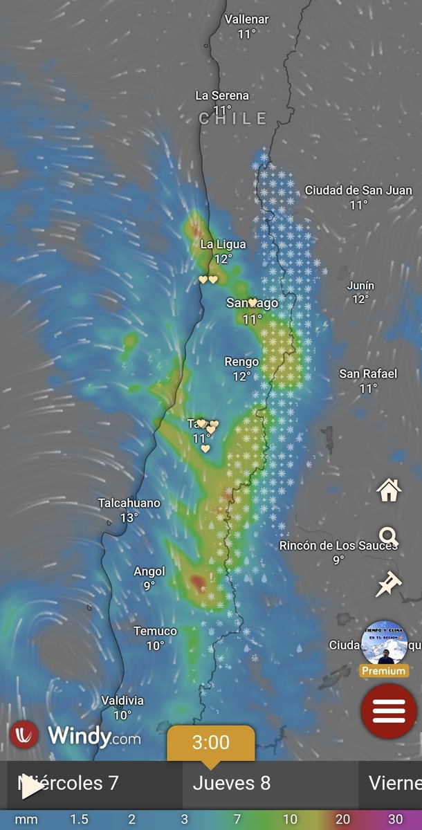 EdoWeatherman's tweet photo. Actualización respecto a lluvias.

Serie de eventos de lluvia afectarán a nuestro país estos días, partiendo este lunes desde Los Lagos al sur, el martes alcanzará hasta Biobío. Entre miércoles y jueves, un nuevo evento permitirá que las precipitaciones alcancen hasta el sur de Coquimbo.

Es importante mencionar que aún no está claro el total de agua que puede caer en la zona central, aunque algunos modelos proyectan sobre 20 mm en varios sectores, así que sería un evento respetable.

Es posible que este evento siga variando, por lo que deben seguir atentos con las actualizaciones

Montos posibles por REGIÓN (sujetos a cambios).
Sur de Coquimbo. 2-7 mm. Jueves.
Miércoles- jueves.
Valparaíso. 10-30 mm.
Metropolitana. 10-30 mm.
O'Higgins. 10-30 mm.
Maule. 15-45 mm.

Martes a jueves
Ñuble. 15-45 mm.

Martes a viernes.
Biobío. 20-50 mm. 
Araucanía. 35-75 mm.
Los Ríos. 35-75 mm.

Los Lagos. 40-80 mm desde este lunes.

Isoterma sobre 2300- 2800 mts en la zona central. 

Son posibles las ⛈️ y el viento moderado 40-60 km/hr. Sobre 50-70 km/hr en Los Lagos.