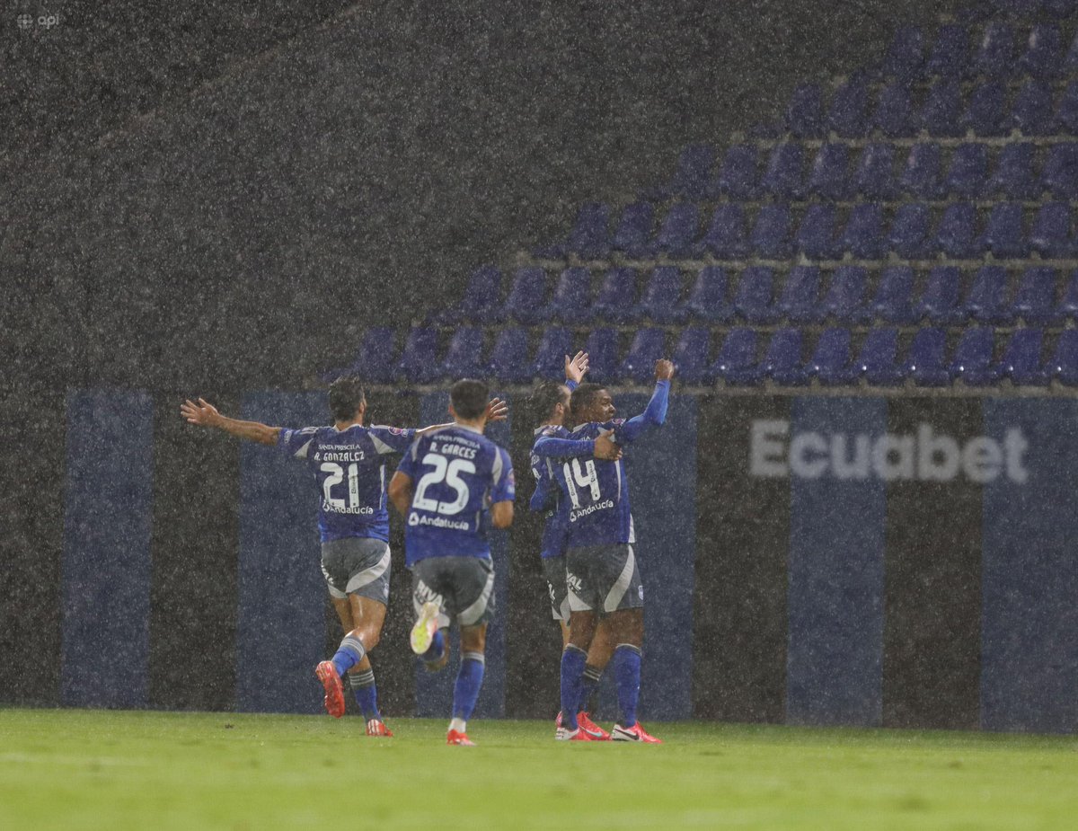 RadioDibluFM's tweet photo. 🔥 ¡TRIUNFAZO ELÉCTRICO EN QUITO!

⚫️ @IDV_EC 1-2 @CSEmelec 🔵

🏆 @LigaProEC 
🗓️ Fecha 11 - Fase 1
🏟️ Banco Guayaquil

👉🏻 Lo viviste por https://t.co/pLizxSecvX y https://t.co/KubDrCDrGI https://t.co/ugl0jWHscp