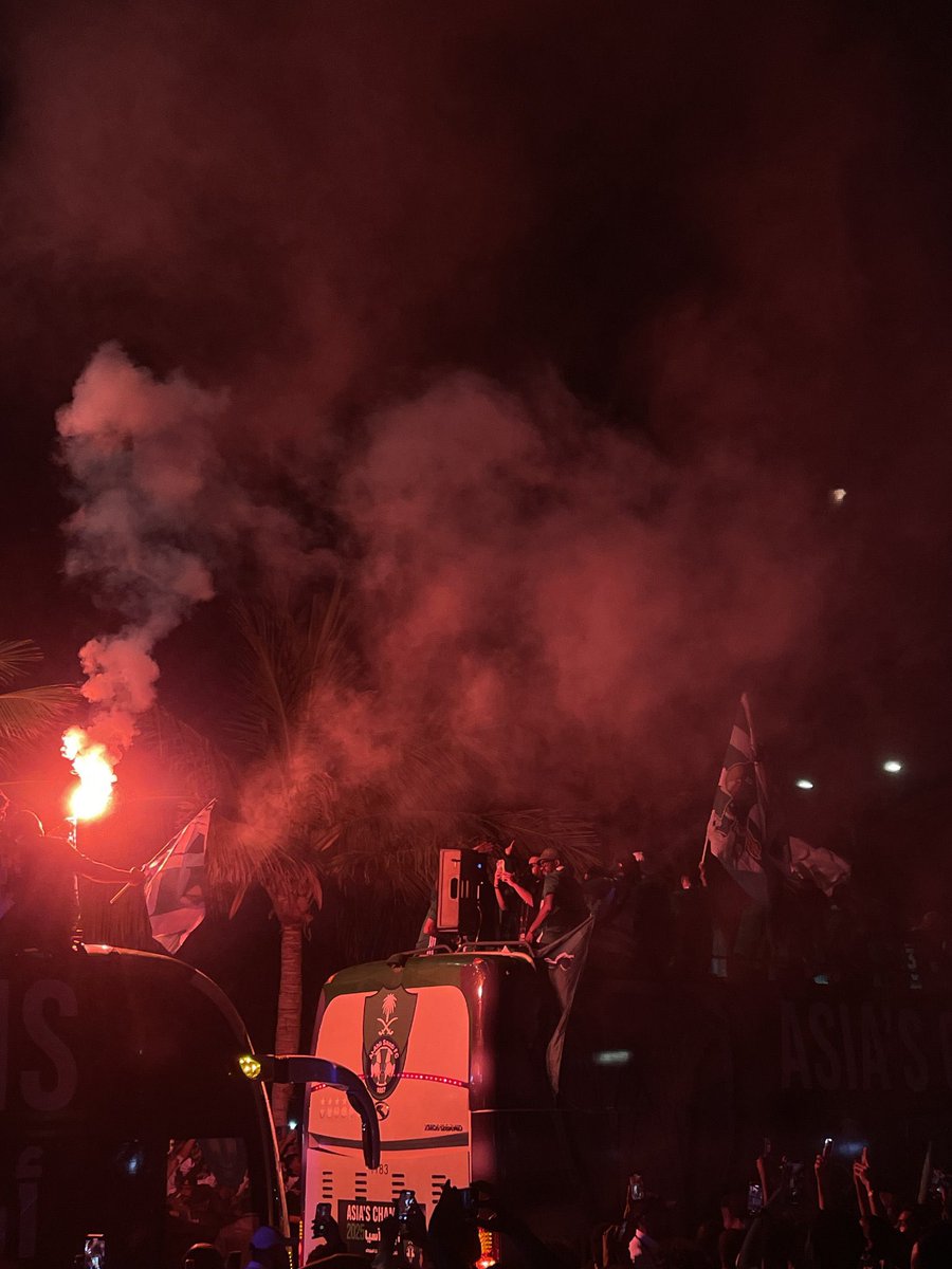 iGhada_1937's tweet photo. افرحي يا جدة العروس .. الاهلي هو العريس 💚 https://t.co/Oew0nar9H9