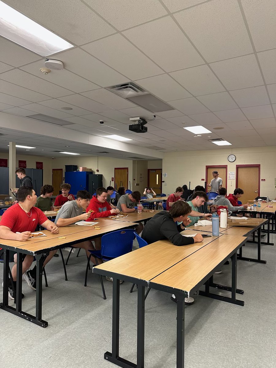 A Big THANK YOU to <a href="/MacsPizzaLanden/">Macs Landen</a> for donating the Pizza for our Team Dinner last Week!