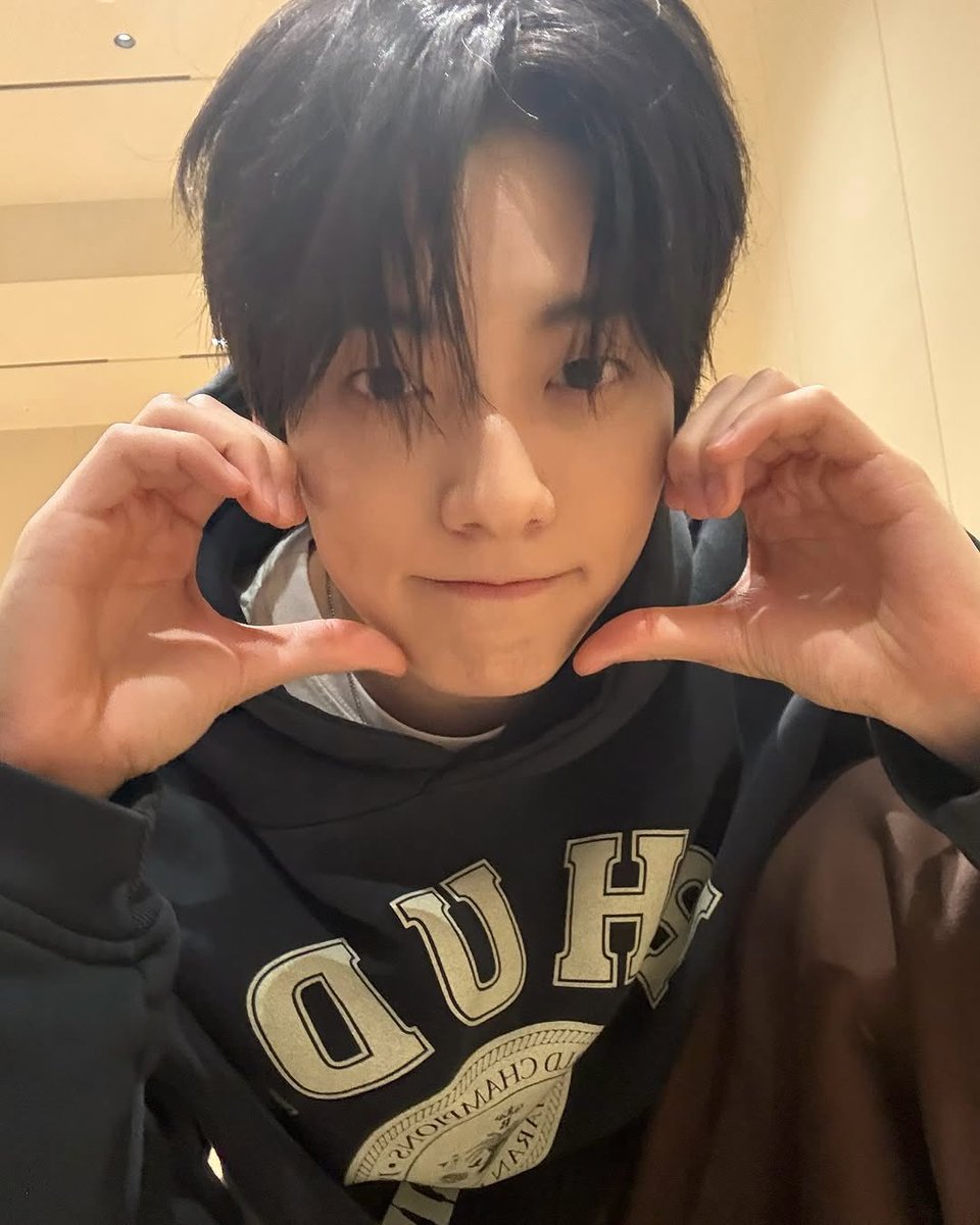 all4soob's tweet photo. cheek heart soobin is my favourite ever https://t.co/PqL6ezFhVN